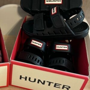 Hunter Little Kids Black Dottie Slingback Casual Flat